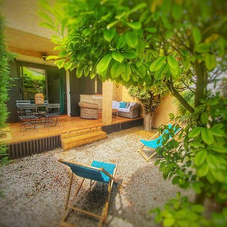Cocoon'Isle - Jardinet- Jacuzzi LʼIsle-sur-la-Sorgue Exterior foto