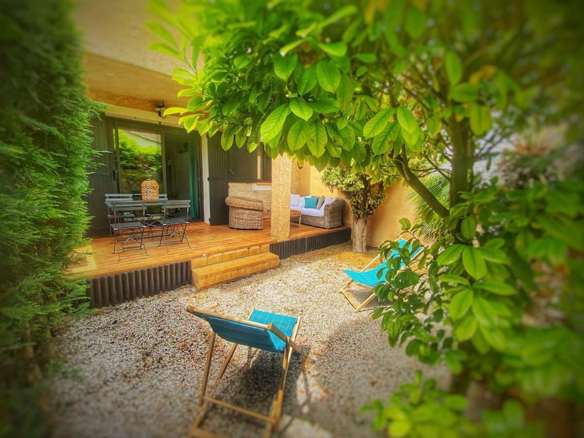 Cocoon'Isle - Jardinet- Jacuzzi LʼIsle-sur-la-Sorgue Exterior foto